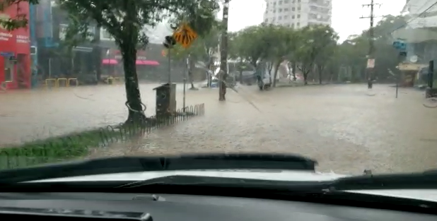 Temporal isolado e risco de deslizamento persistem para o início da semana em SC