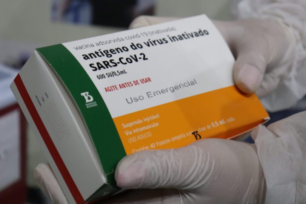 Fecam estuda intermediar compra de 500 mil doses de vacina para SC