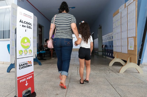 Pré-matrícula on-line para novos alunos na rede estadual de ensino será realizada nesta quarta e quinta-feira