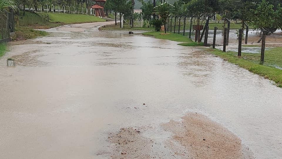 Defesa civil está em alerta em Camboriú e a previsão é de mais chuvas