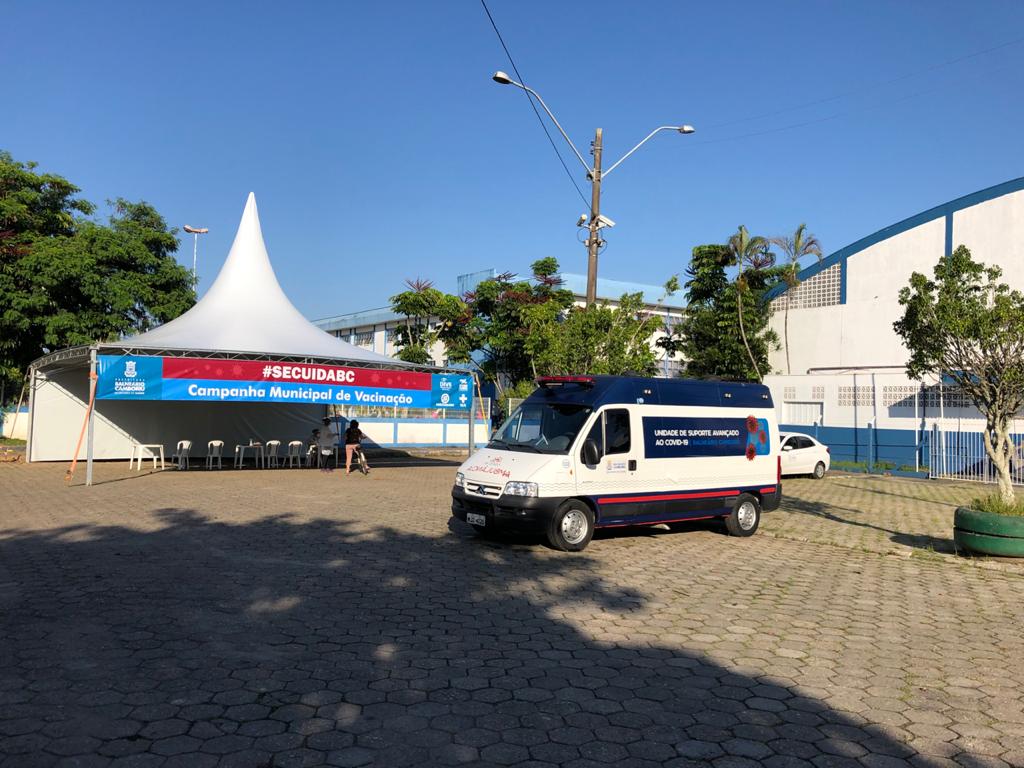 Drive-thru de vacinação é alvo de vandalismo em Balneário Camboriú