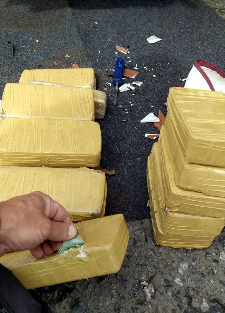 PRF apreende cerca de R$1,7 milhão em pasta base de cocaína em Joinville