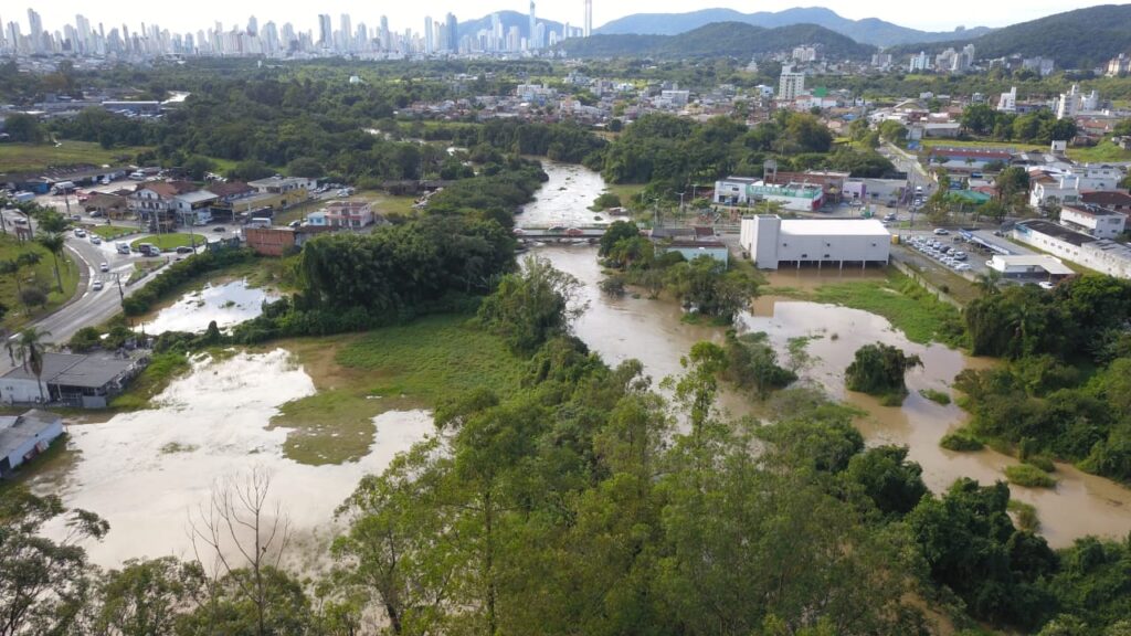 Prefeito de Camboriú decreta situação de emergência