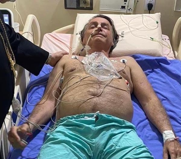 Internado em SP, Bolsonaro não tem previsão de cirurgia