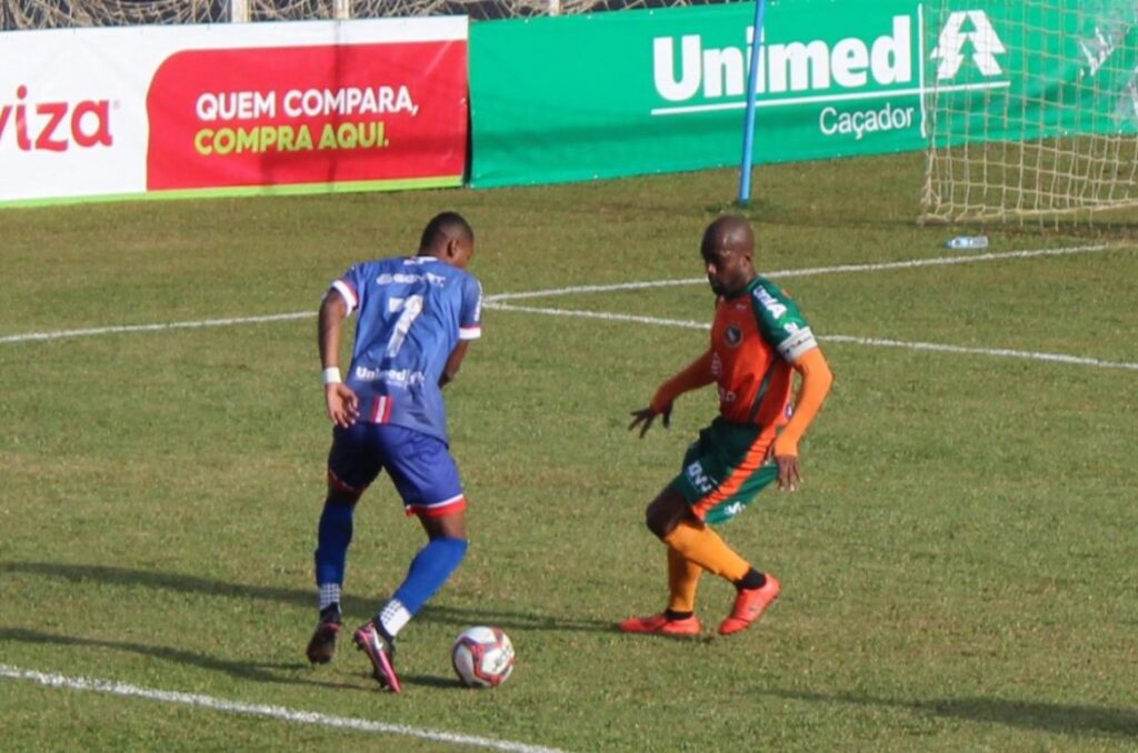 Camboriú vence o Caçador fora de casa e mantém 100% na Série B