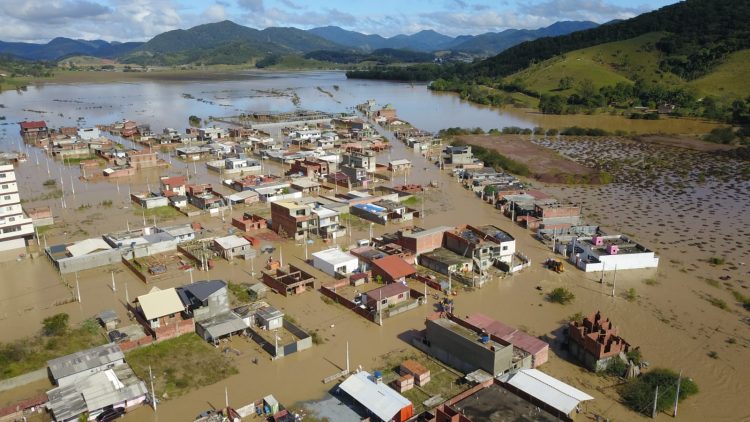 Defesa Civil de Santa Catarina entrega relatório para CEF para liberação do FGTS aos atingidos pelas chuvas de junho em Camboriú