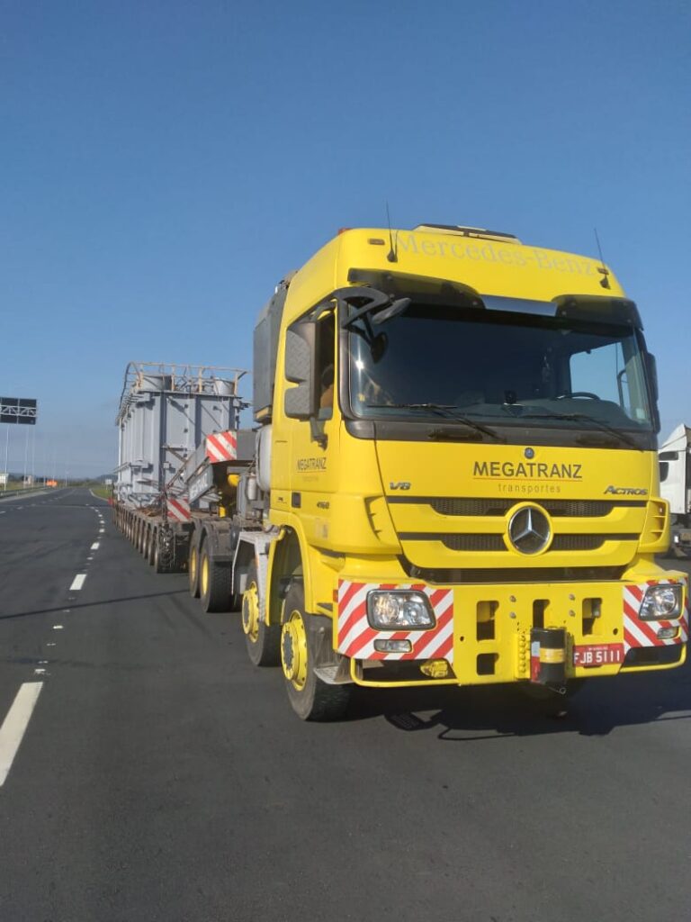 Transporte de transformador causará lentidão na BR 101, sentido norte, durante as madrugadas de sexta para sábado (10) e de sábado para domingo (11).