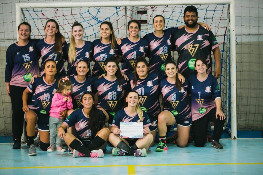 Equipe de handebol feminino de Camboriú vence campeonato preparatório