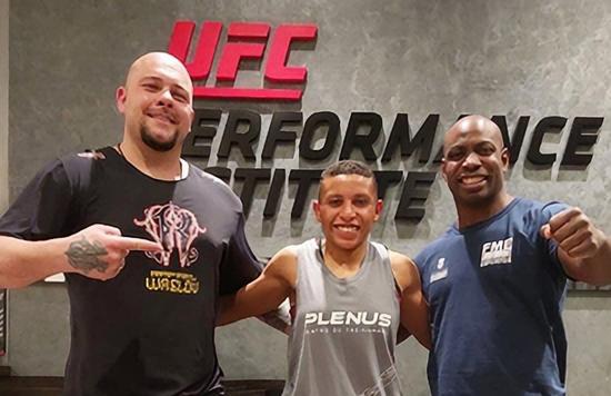 Atleta de Balneário Camboriú estreia no UFC neste fim de semana