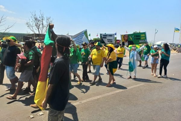 Manifestação na Esplanada tem “oração pela saúde de Sérgio Reis”