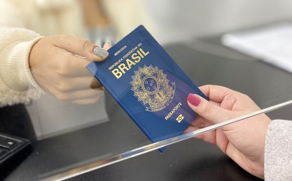 Pedidos de novos passaportes crescem 35% no posto da Polícia Federal em Itajaí