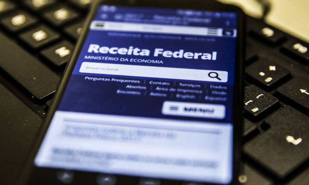 Receita Federal paga hoje lote residual de restituições do IRPF 2O21