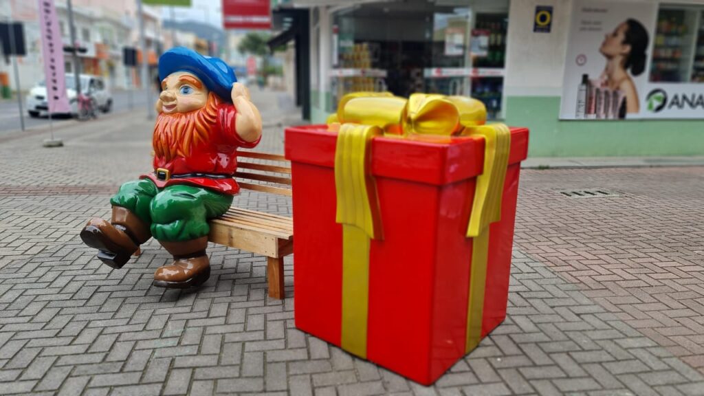 Camboriú em clima de natal!!! Decoração natalina já pode ser vista em alguns pontos da cidade