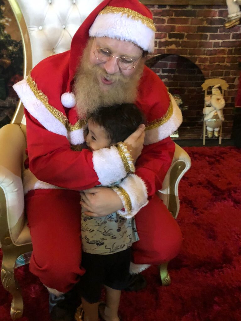 Neste sábado a magia do Natal chegou em Camboriú com a abertura oficial do Natal da Família na Praça das Figueiras