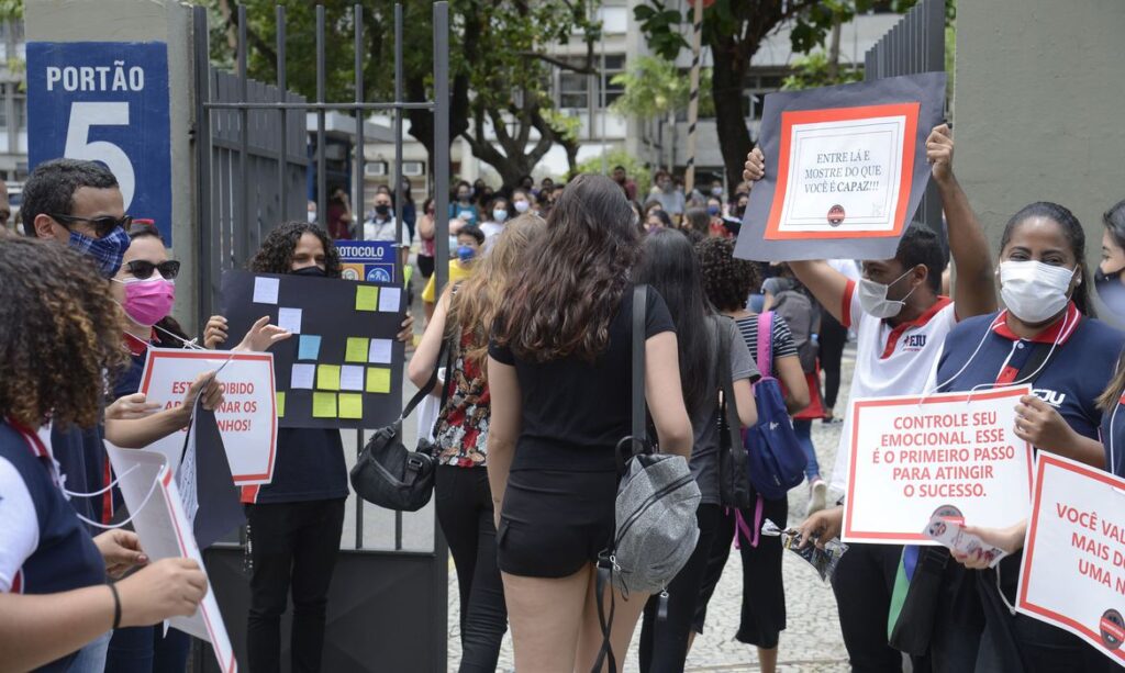 Inscritos no Enem fazem neste domingo segundo dia de provas