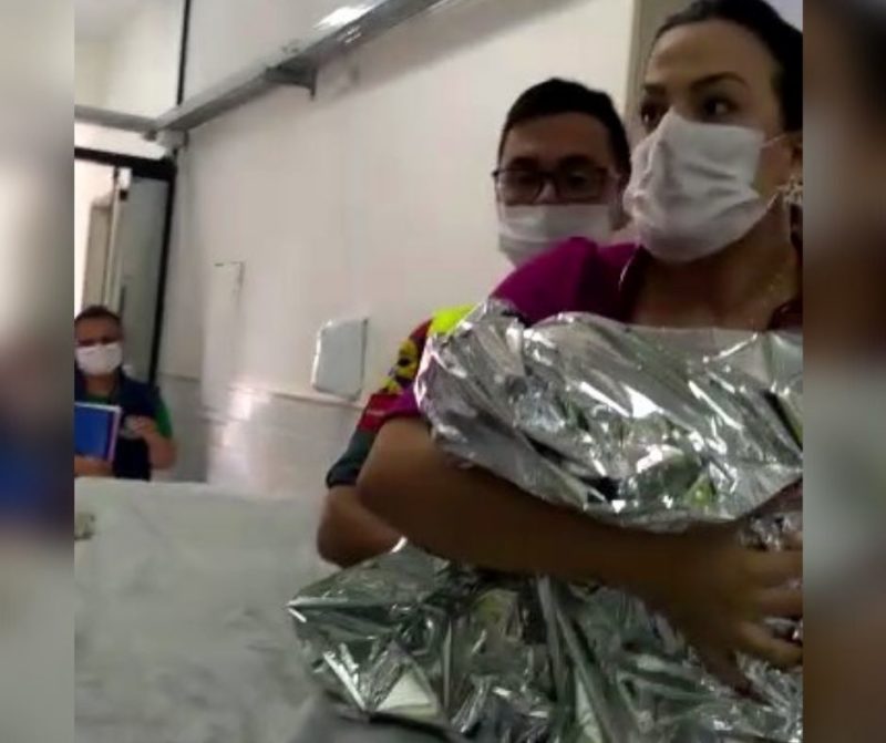 Bebê nasce no momento que a mãe está fazendo pré-natal em posto de saúde de Itajaí