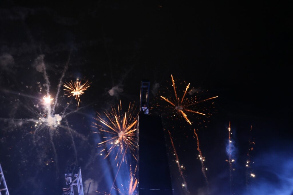 Abertura da Temporada de Verão foi em alto estilo. Camerata de Florianópolis e fogos de artifício encerraram o evento