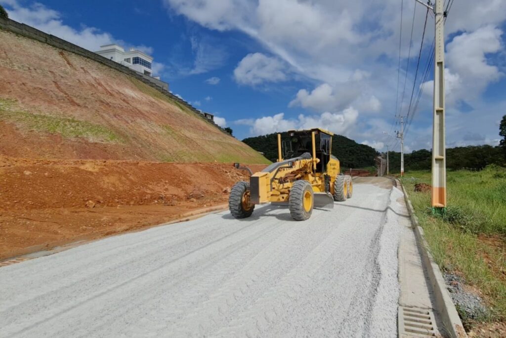 Inicia nova etapa de pavimentação da Rua João Acácio Simas orçada em R$ 1,5 milhão