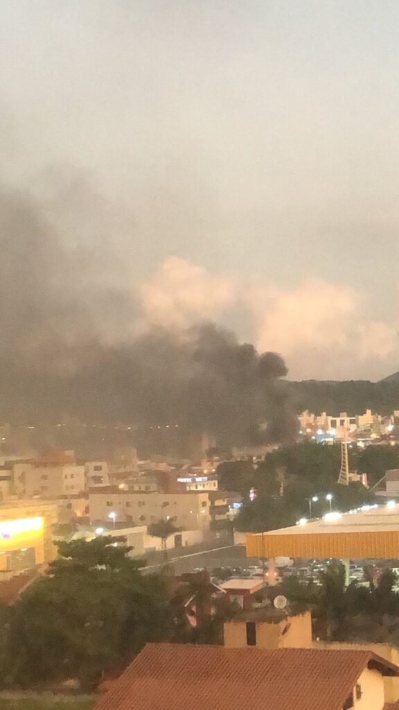 Incêndio em atacado de flores em Balneário Camboriú