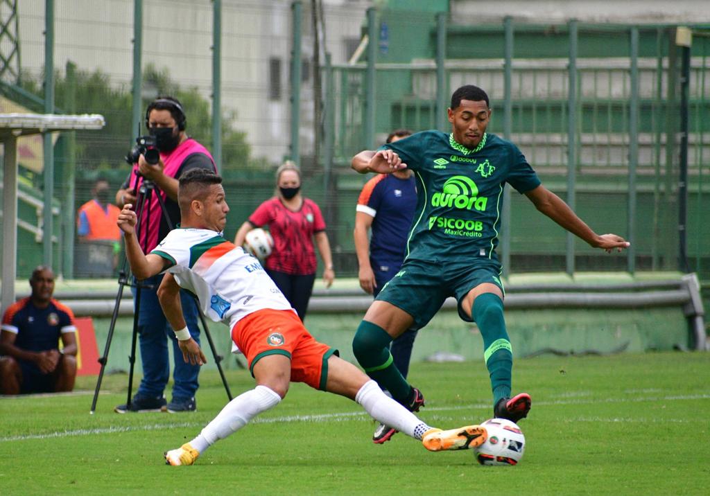 Camboriú FC empata fora de casa com a Chapecoense e se garante na próxima fase