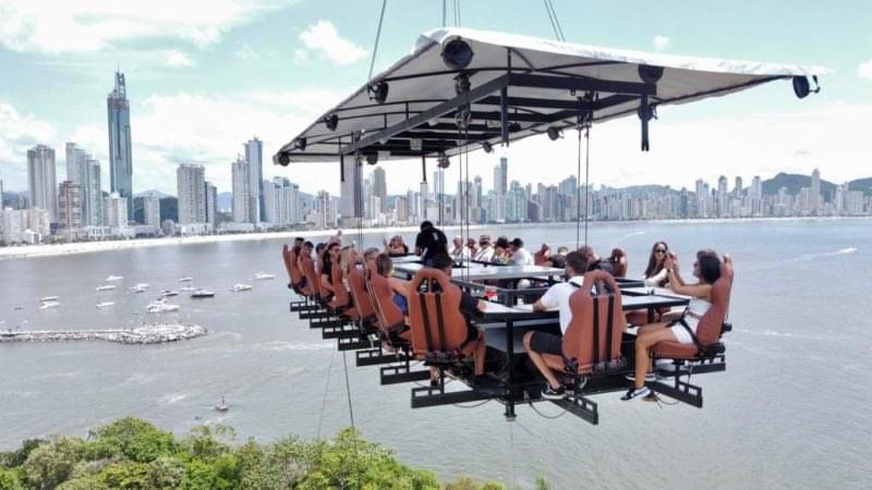 Restaurante em plataforma suspensa a 50 metros de altura será inaugurado em fevereiro em BC