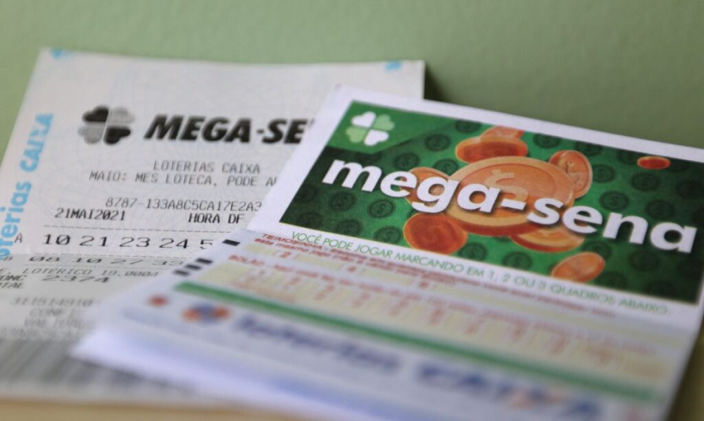 Mega-Sena acumula e pode pagar prêmio de R$ 37 milhões na terça-feira