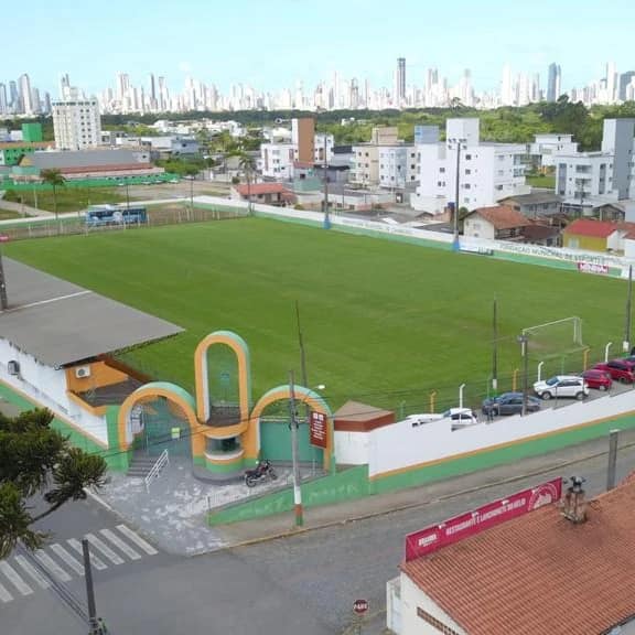 Estádio Robertão será ampliado para que o Camboriú possa disputar as partidas em casa