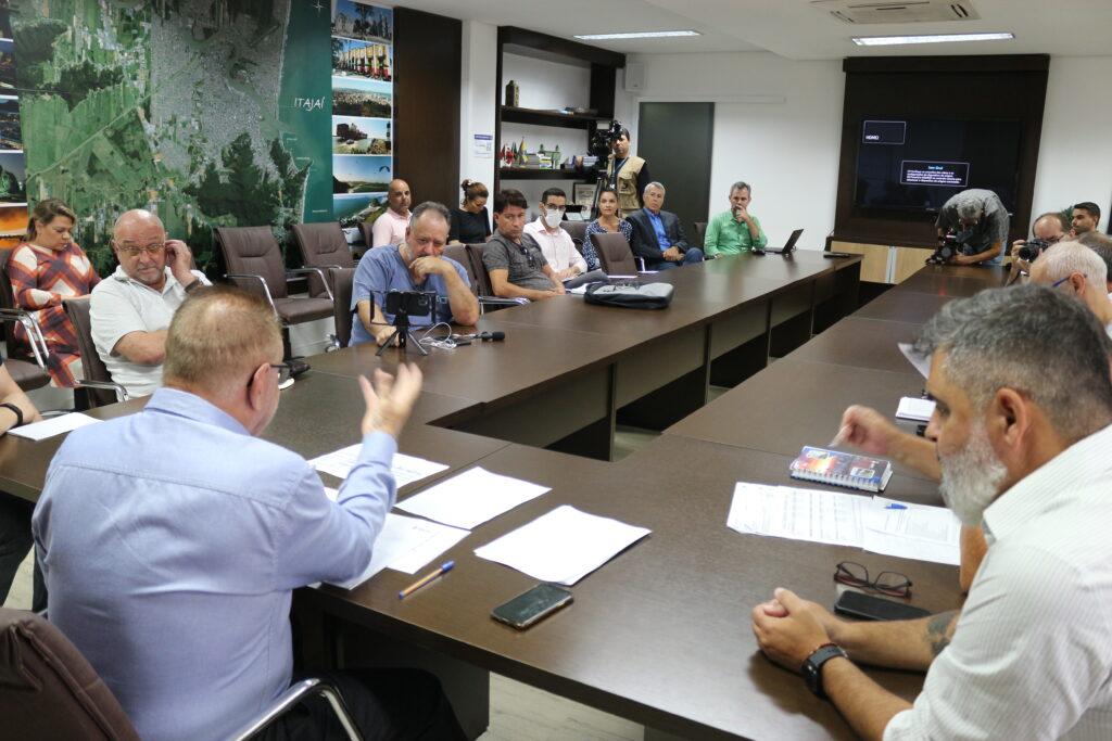 Itajaí apresenta projeto de lei que estabelece novos padrões de vencimentos para o Magistério