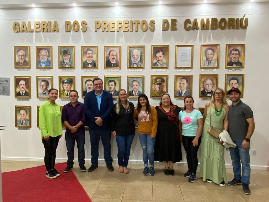 Camboriú inaugura Galeria dos Prefeitos