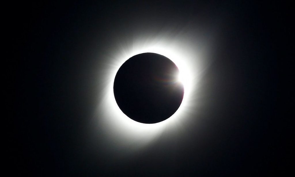 Eclipse total da Lua ocorre neste domingo e será visível em todo o Brasil