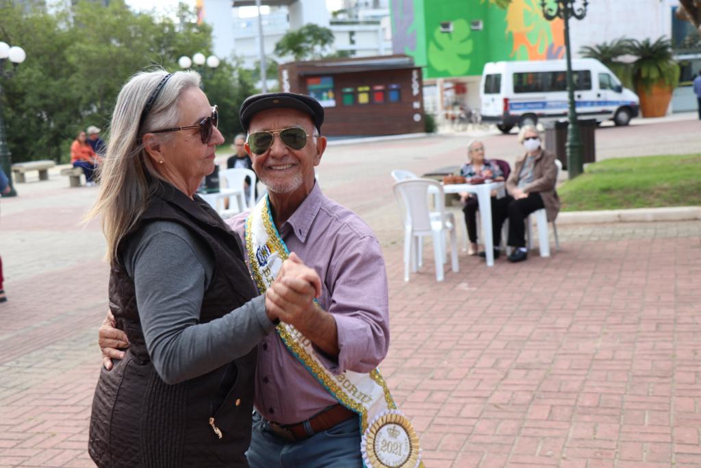 Nesta quinta tem Baile dos Namorados para idosos em BC