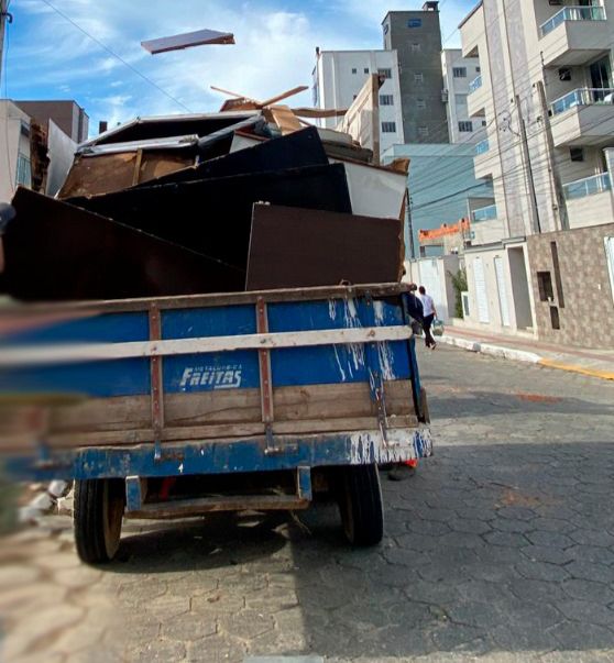 Obras de Camboriú retira 220 caminhões caçamba de entulhos no mês de maio