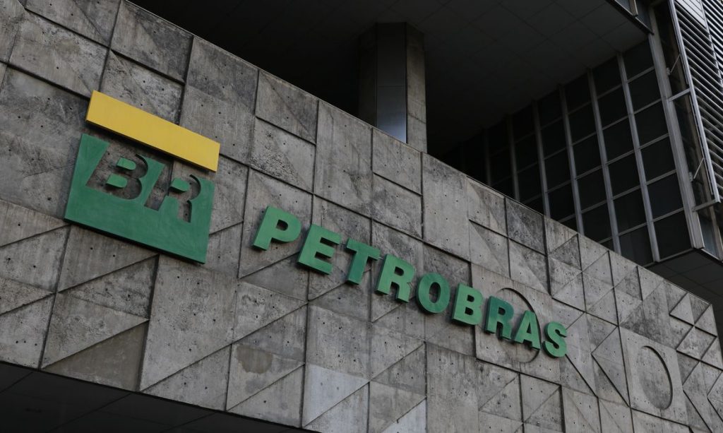 Paes de Andrade é nomeado conselheiro e eleito presidente da Petrobras