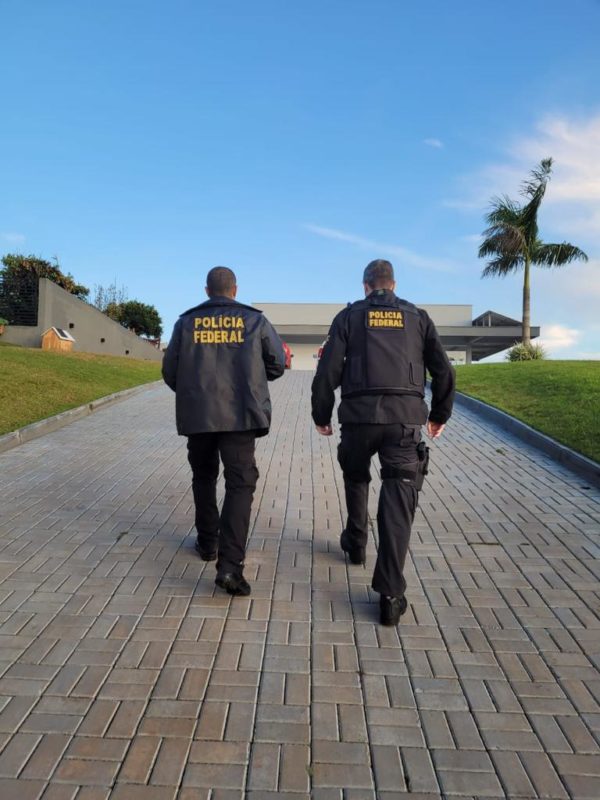 Operação da Polícia Federal desmonta vida de luxo e ostentação de narcotraficante