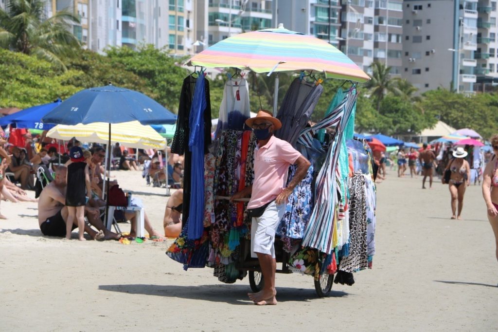 Edital referente ao sorteio dos vendedores ambulantes foi impugnado pelas Associações de Comércio Ambulante de Balneário Camboriú