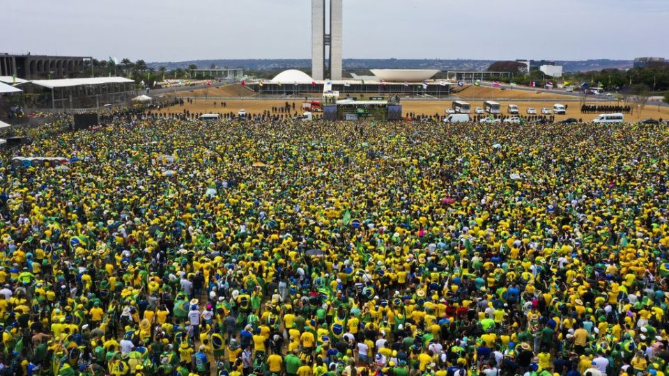 TSE dá prazo de defesa para Bolsonaro por acusações no 7 de Setembro