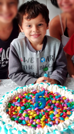 Menino de 5 anos morre engasgado com balão de festa em Porto Belo