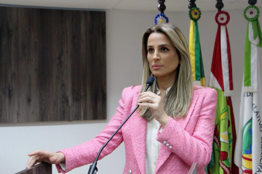 Após 15 anos sem uma mulher presidir a Câmara de Vereadores, Juliana Pavan avalia concorrer ao cargo em Balneário Camboriú