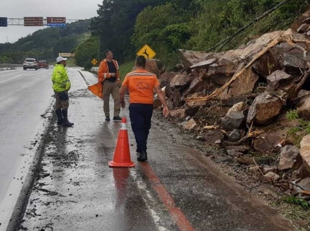 Defesa Civil aponta três municípios em situação de emergência e 131 desabrigados devido às chuvas em Santa Catarina