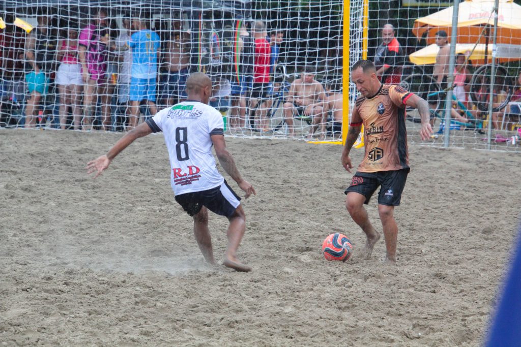 Disputa do Beach Soccer 2023 continua neste fim de semana