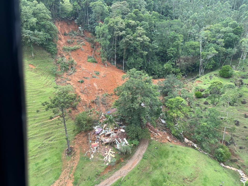 Santa Catarina mantém alerta de chuva intensa até a madrugada desta quinta-feira