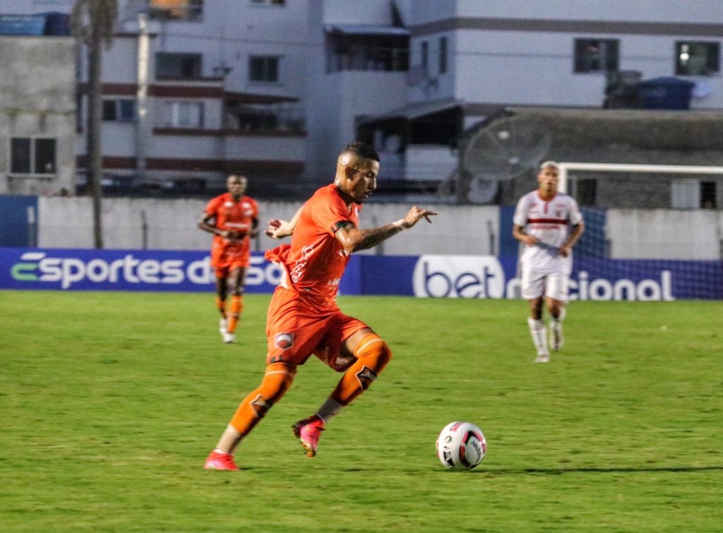 Camboriú vence a primeira partida no Campeonato Catarinense