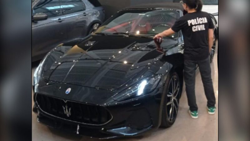 Carro de luxo avaliado em R$ 1,6 milhão é apreendido em Itajaí