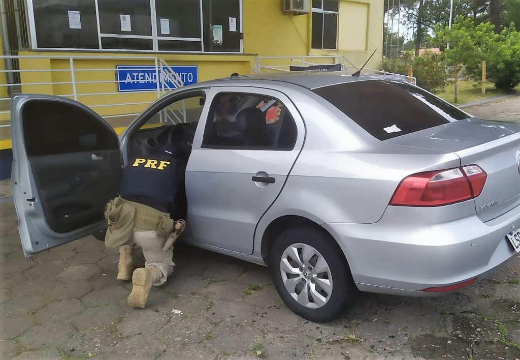 Menina de 8 anos tirada a força da casa da avó é resgatada pela PRF