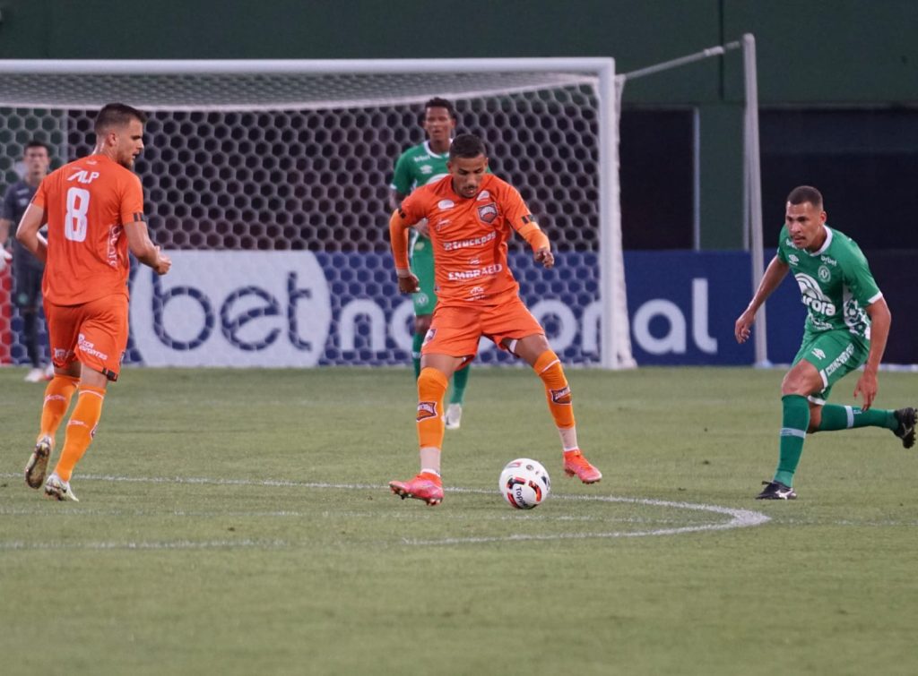 Camboriú perde para a Chapecoense e entra na zona de rebaixamento do Catarinense