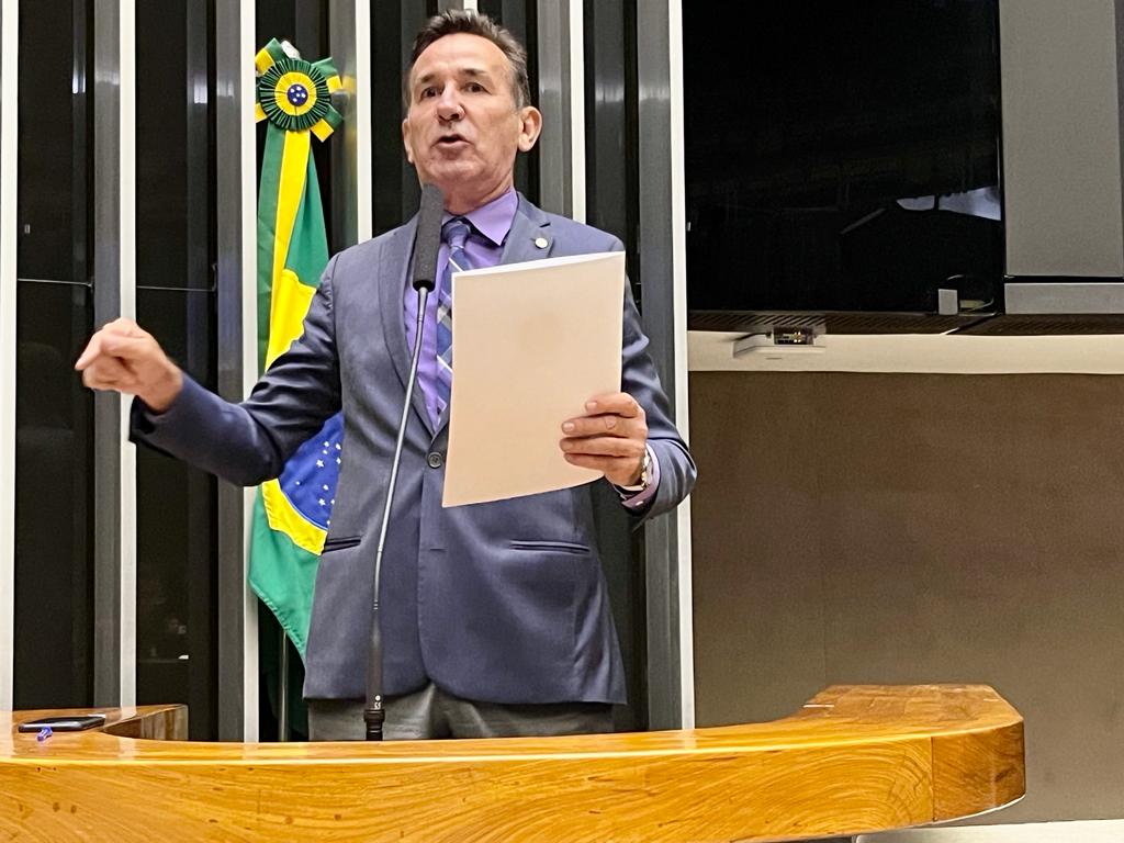 Deputado catarinense protocola pedido de informação para que ministro explique voos da FAB para motivos pessoais