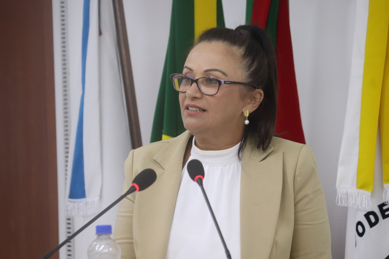 Vice-prefeita de Penha afirma estar sem gabinete