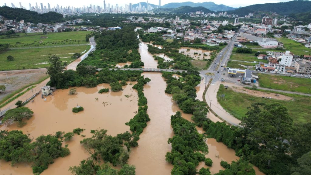 Camboriú precisa de ajuda: Assistência Social de Camboriú recolhe doações para pessoas atingidas pela enchente