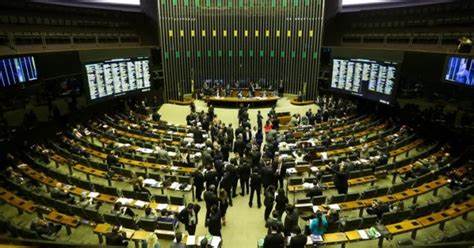 Blocões da Câmara e do Senado vão decidir comando da CPMI