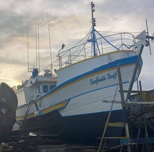 Embarcação com 8 pessoas naufraga em Santa Catarina